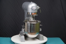 Máy trộn bột đa năng  Đánh Bột- đánh trứng-đánh kem  B20L LIFENG